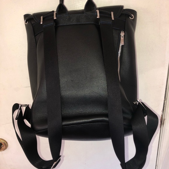 Robert Graham Men’s Leather Backpack - Picture 3 of 6